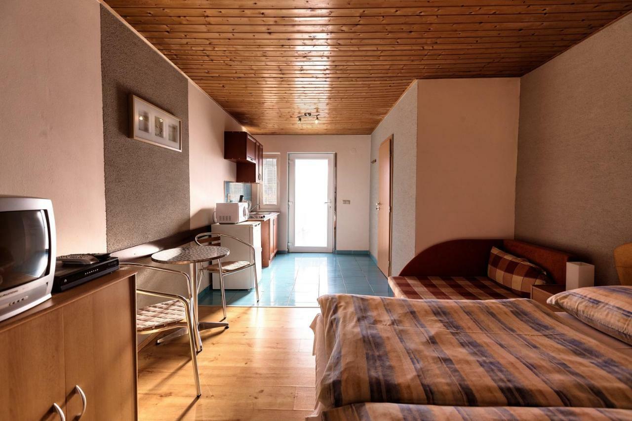 Apartmanovy Dom Red Ξενοδοχείο Podhájska Εξωτερικό φωτογραφία