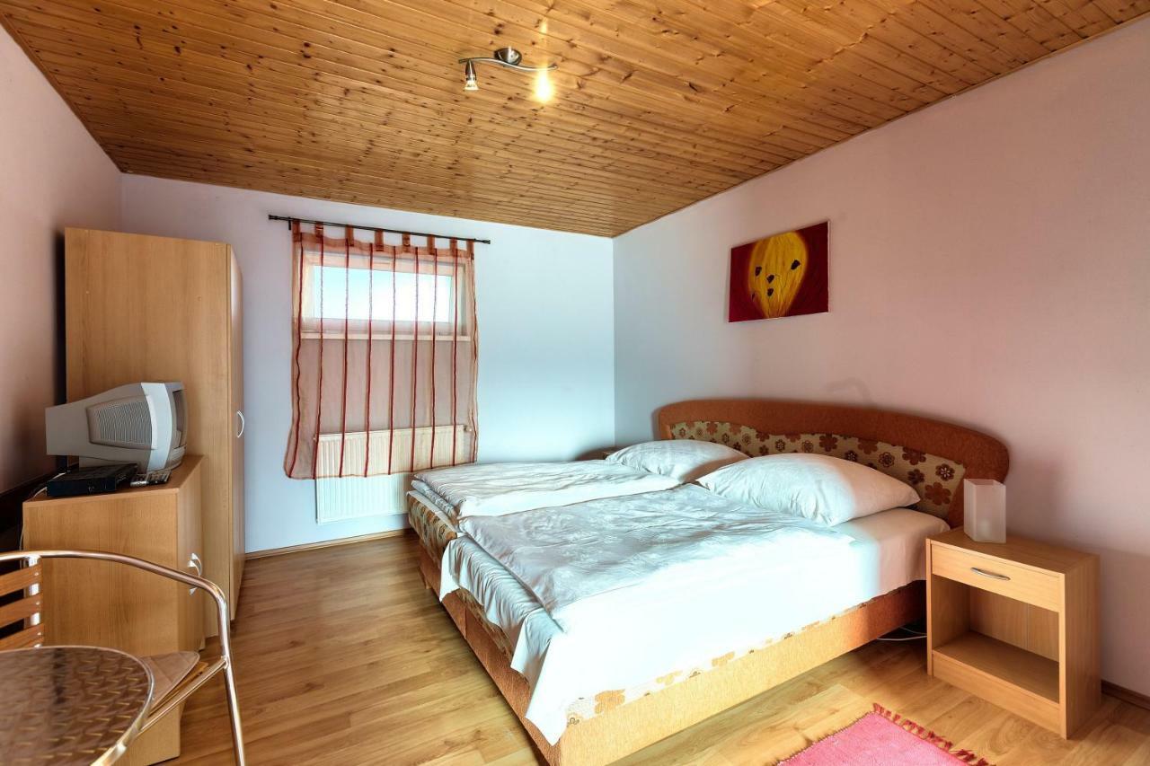 Apartmanovy Dom Red Ξενοδοχείο Podhájska Εξωτερικό φωτογραφία