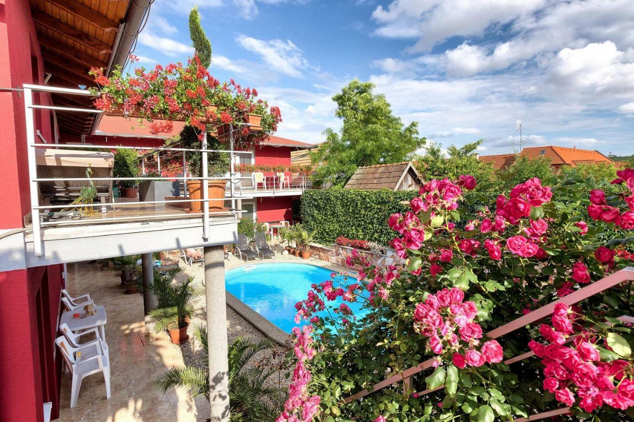 Apartmanovy Dom Red Ξενοδοχείο Podhájska Εξωτερικό φωτογραφία