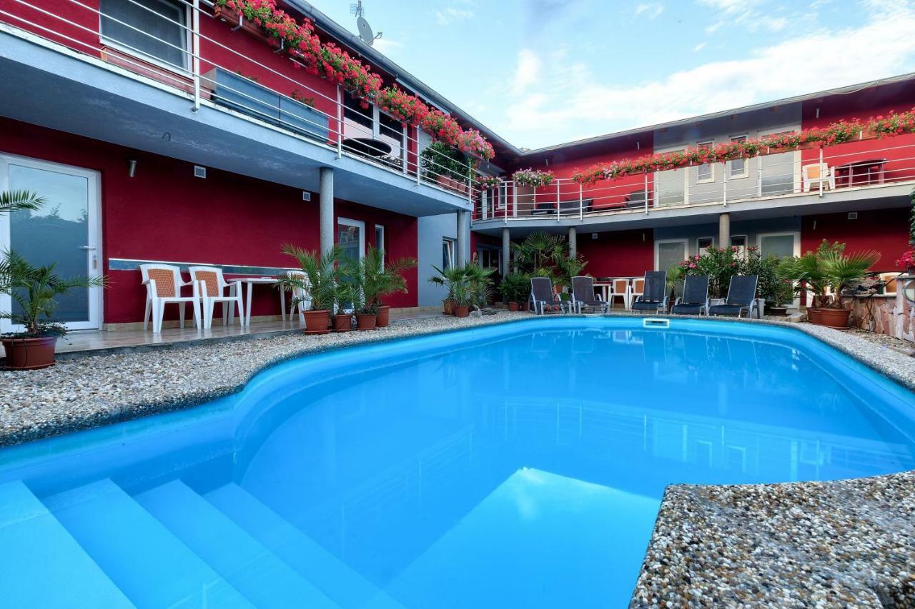 Apartmanovy Dom Red Ξενοδοχείο Podhájska Εξωτερικό φωτογραφία